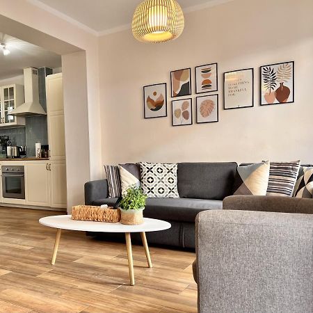 Downtown Apartment By United Renters Аликанте Экстерьер фото